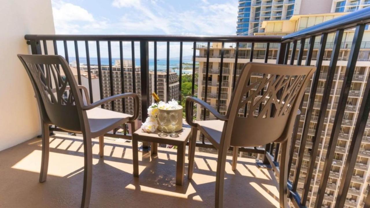 Private Condos In Waikiki, Private Car Rental Included, Beach Gear And Camping Gear Honolulu Esterno foto